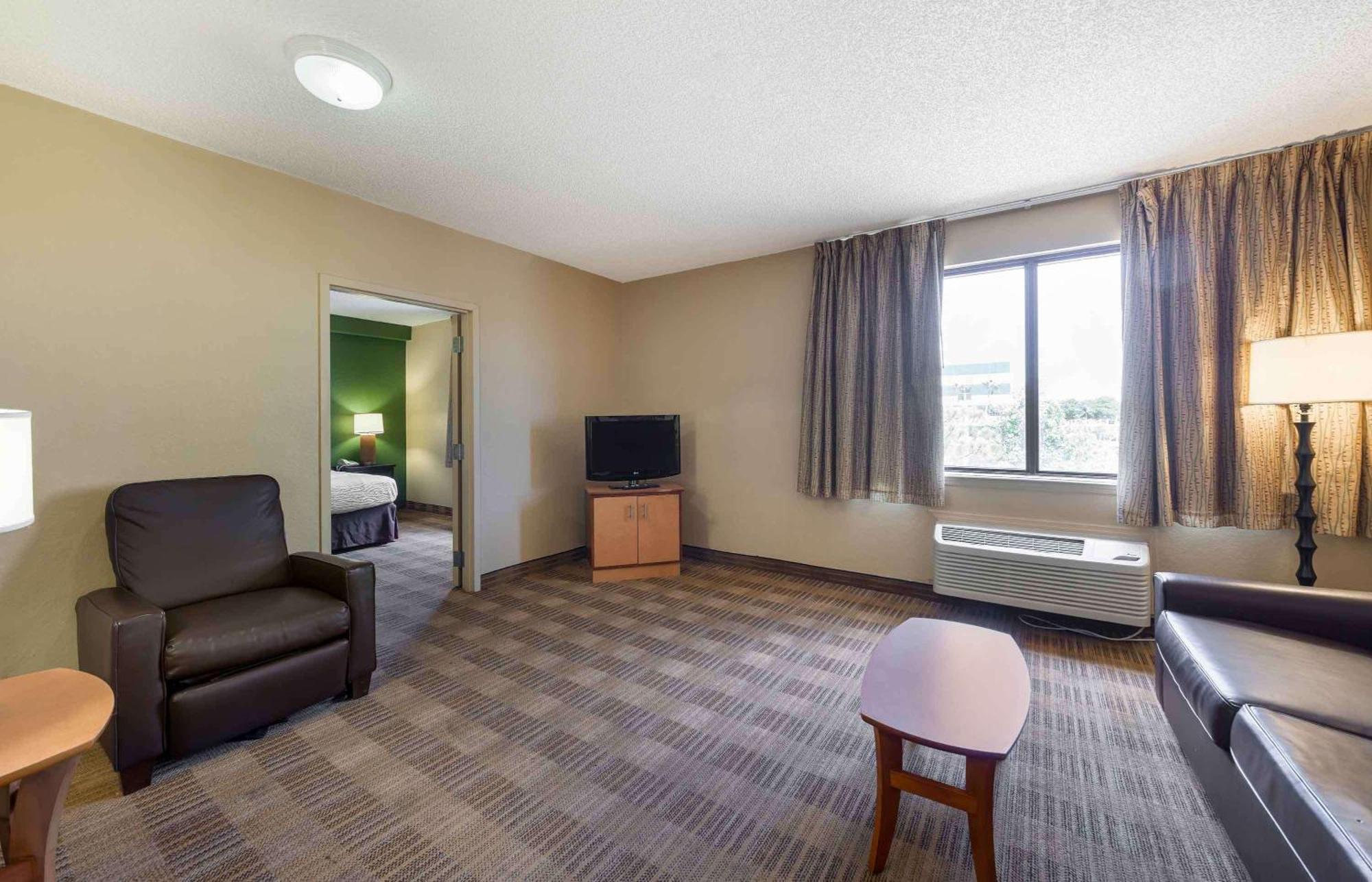 Extended Stay America Suites - Fort Lauderdale - Cypress Creek - Nw 6Th Way المظهر الخارجي الصورة